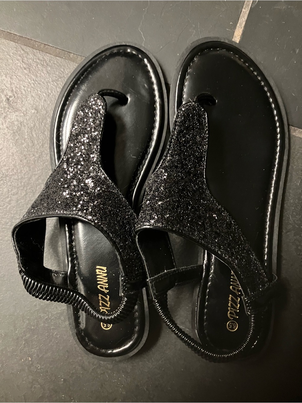 Pizz Annu Women’s Size 6.5 Black Glitter Sandals